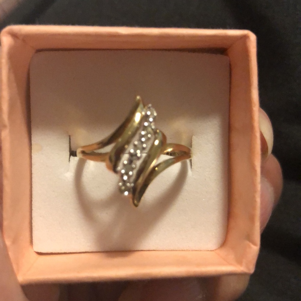 10k yg diamond ring